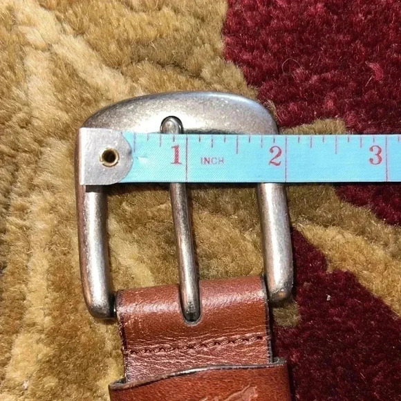 Levi’s Men’s Distressed Brown Leather Belt Brushed Silver Tone Buckle XL 42-44 - Picture 11 of 12